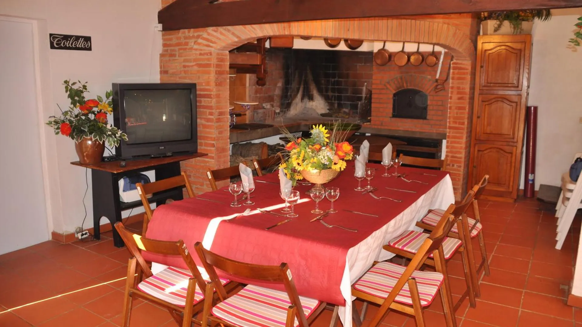 Domaine De Hurlevent Bed & Breakfast Montgaillard-Lauragais